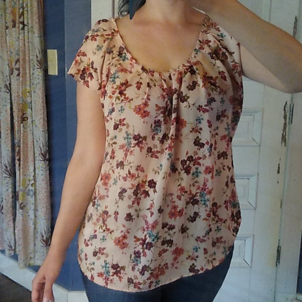 Vintage-style floral print blouse
